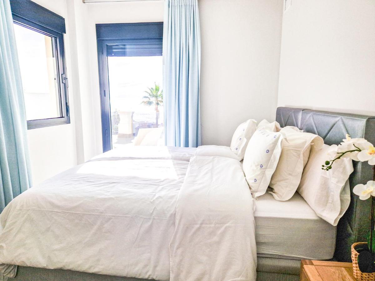 Luxury 2 Bedrooms Apt With Seaview Blue Suite 4104 マニルバ エクステリア 写真