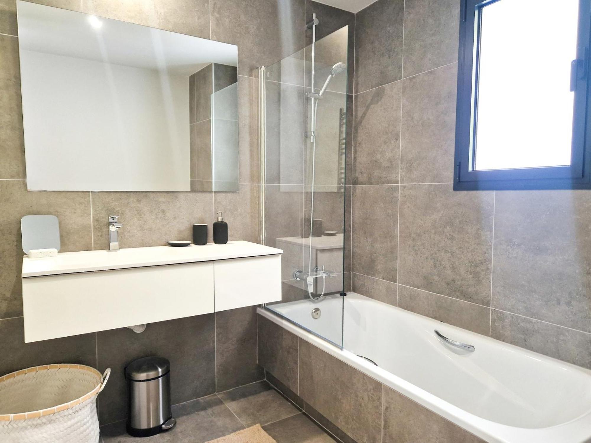 Luxury 2 Bedrooms Apt With Seaview Blue Suite 4104 マニルバ エクステリア 写真